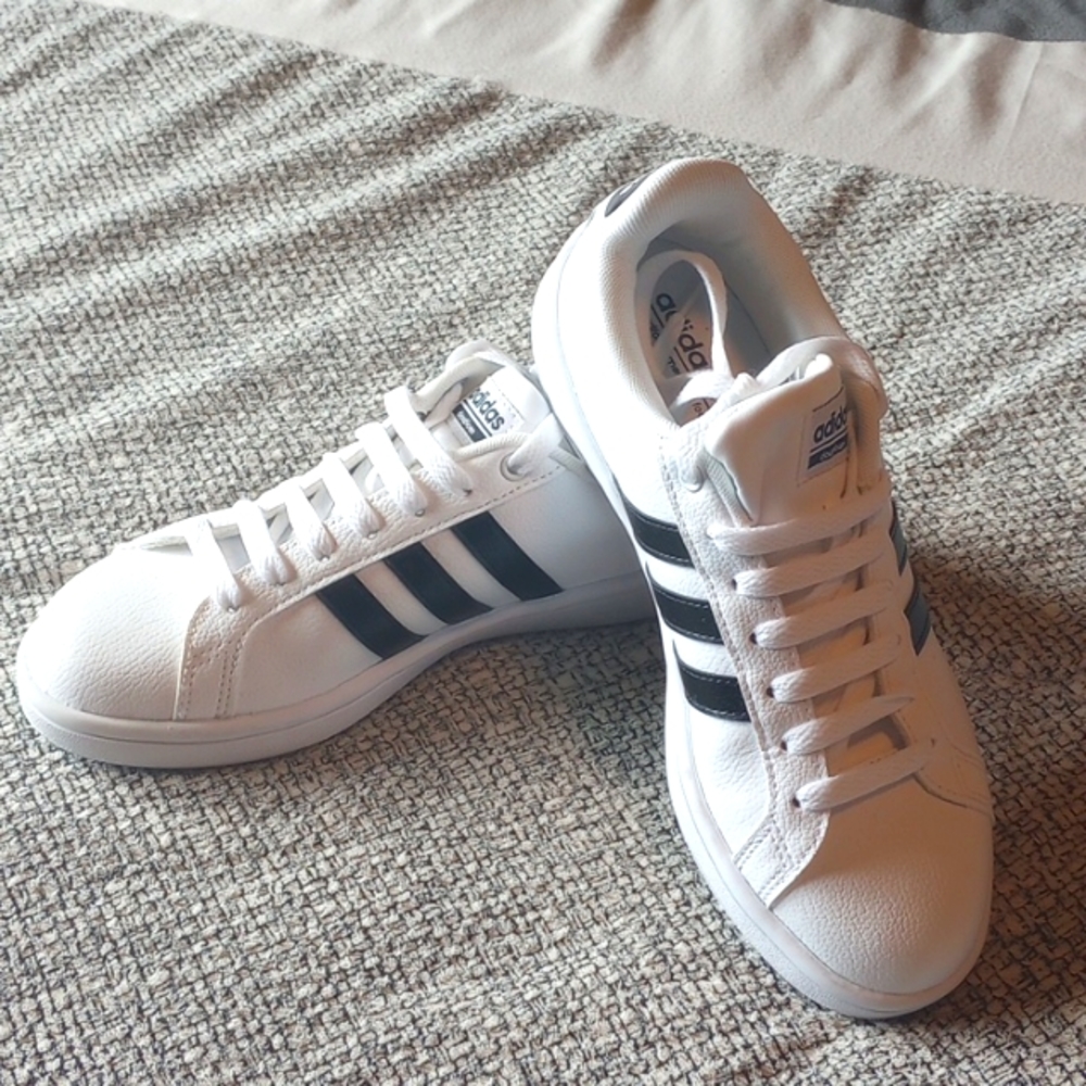 NWOT Adidas Grand Court Sneakers